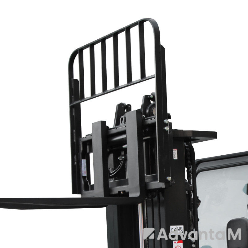 Бензиновый погрузчик с кабиной YETT CPQD25-RCK2-M300-3W-K - 2